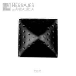 Clavo pirámide de 25x30mm negra