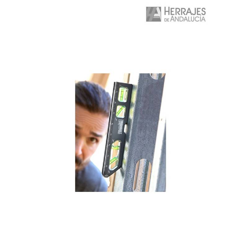 Nivel torpedo 23 cm ToughBuilt magnético | Herrajes de Andalucía